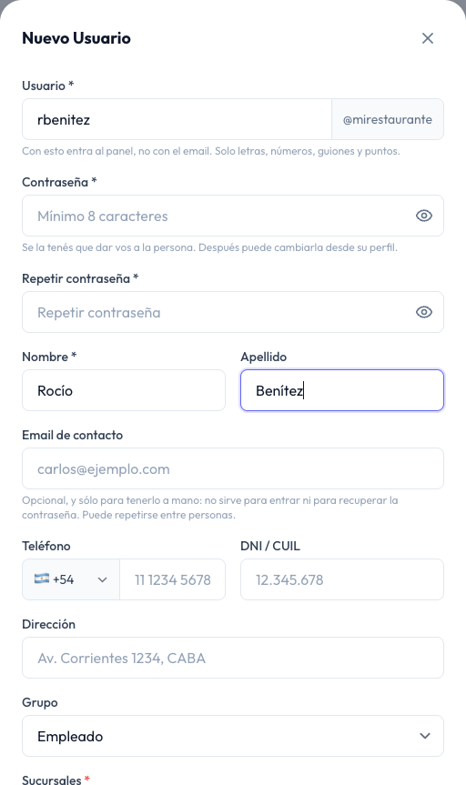 Formulario Nuevo Usuario con el usuario rbenitez arroba mirestaurante, la contraseña, el nombre y el grupo